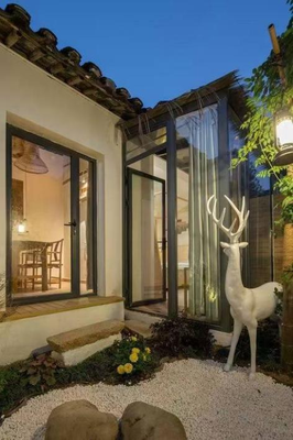 东北街主干道边上（不沿主干道）独门独户独院